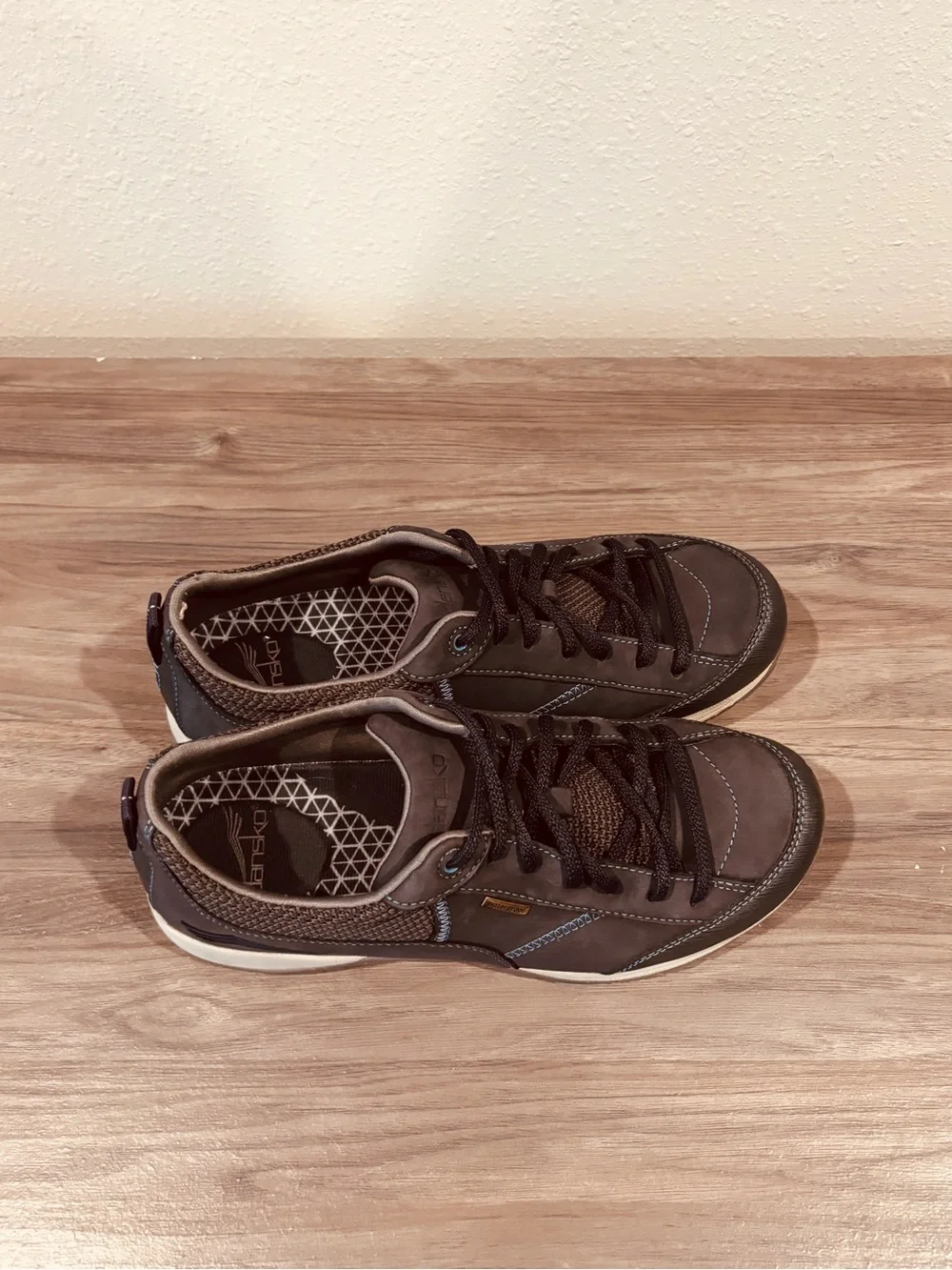 Dansko Paisley Waterproof Navy Hiking Lace-Up Sneakers Camping Outdoors Comfy